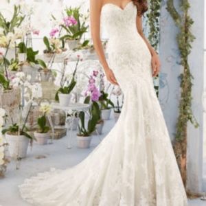 Wedding Dress, Size 8, Sweetheart/Strapless, Lace